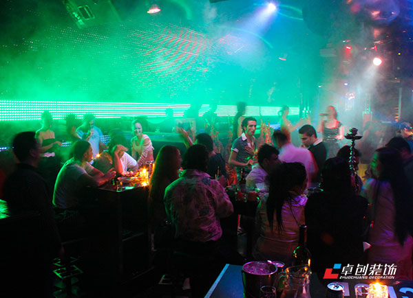 酒吧選址、注冊與外部裝修